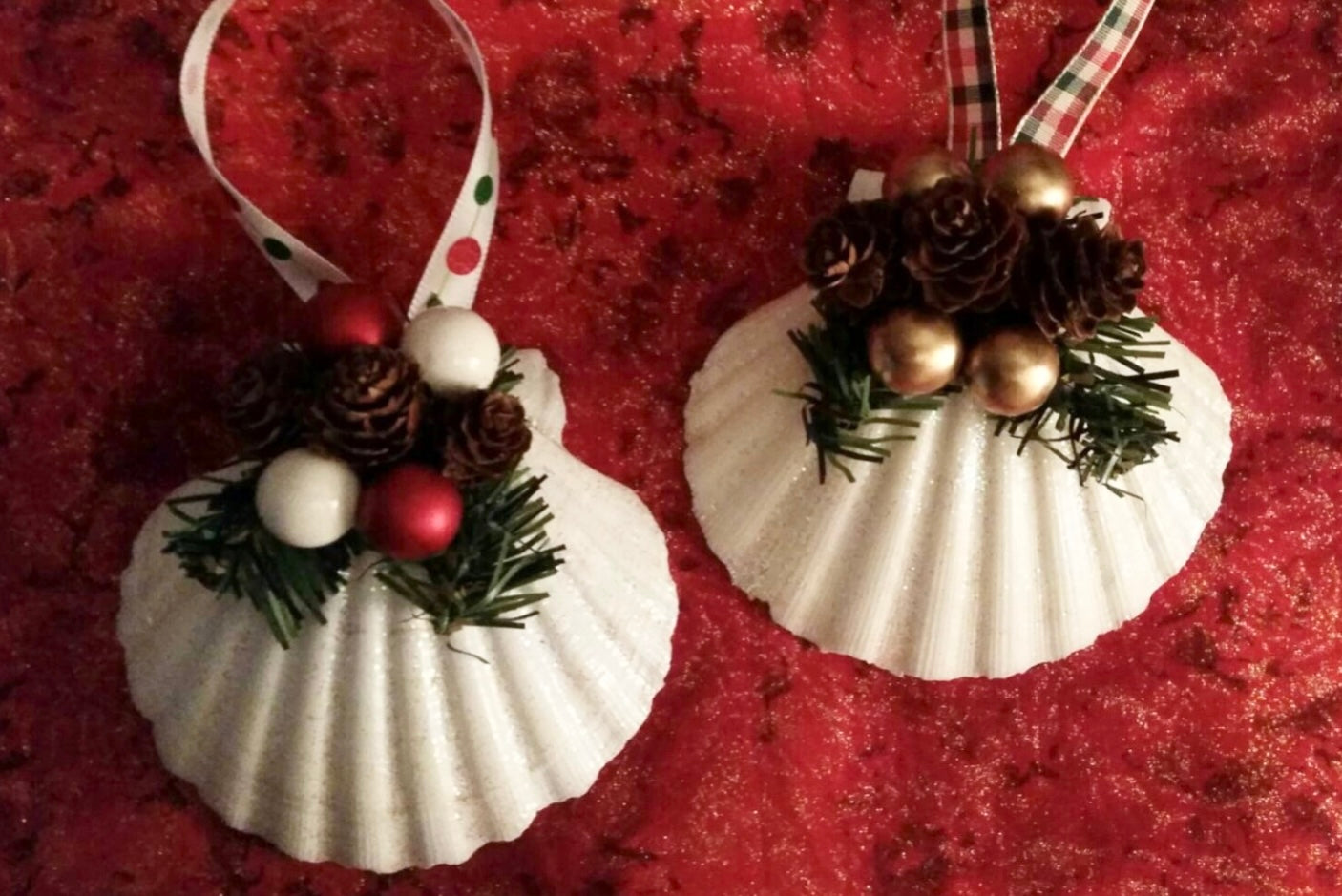 Clam Shell With Island Straw Christmas Ornament I Coastal Christmas Ornament I Scallop Clam With Silver Palm Bow Ornament I Seashell Christmas Ornament