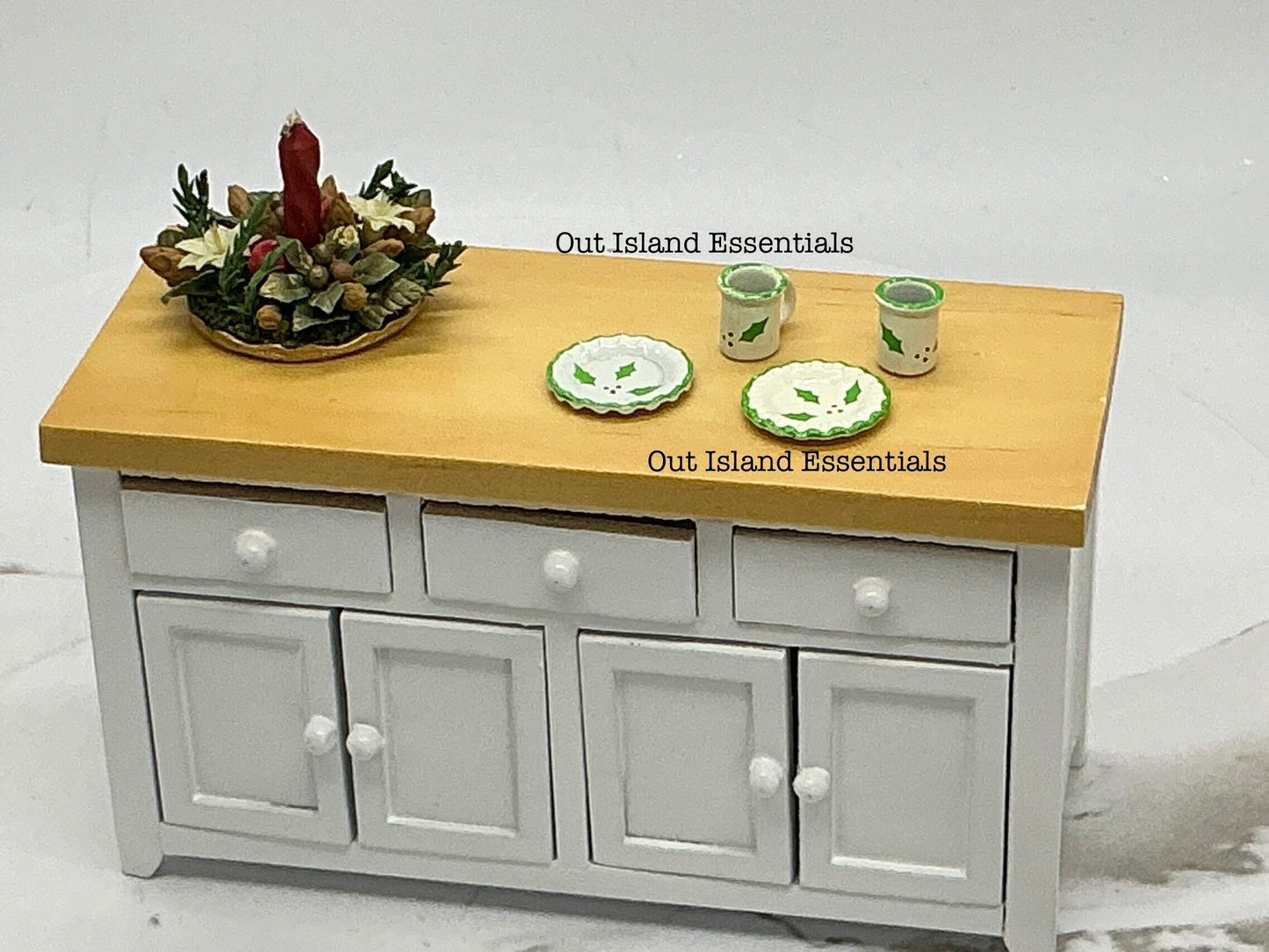 Miniature Christmas Plates And Mugs I Dollhouse Holiday Dishes 1:12 Scale Doll Accessory