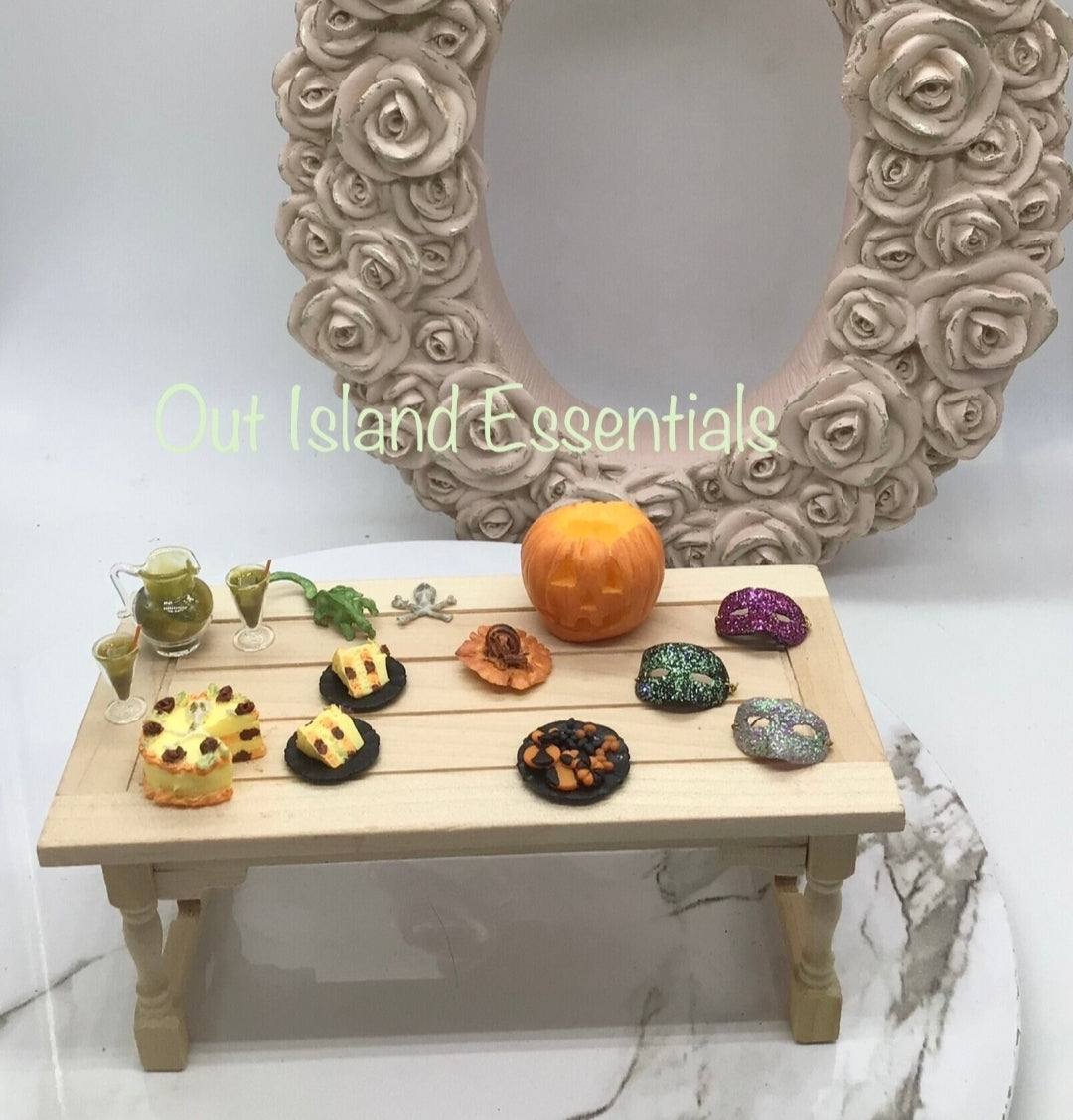 Miniature Halloween Party I Miniature Party To Go I Miniature Party I Miniature Doll Celebration I Miniature Dollhouse Cocktails 1:12 Scale
