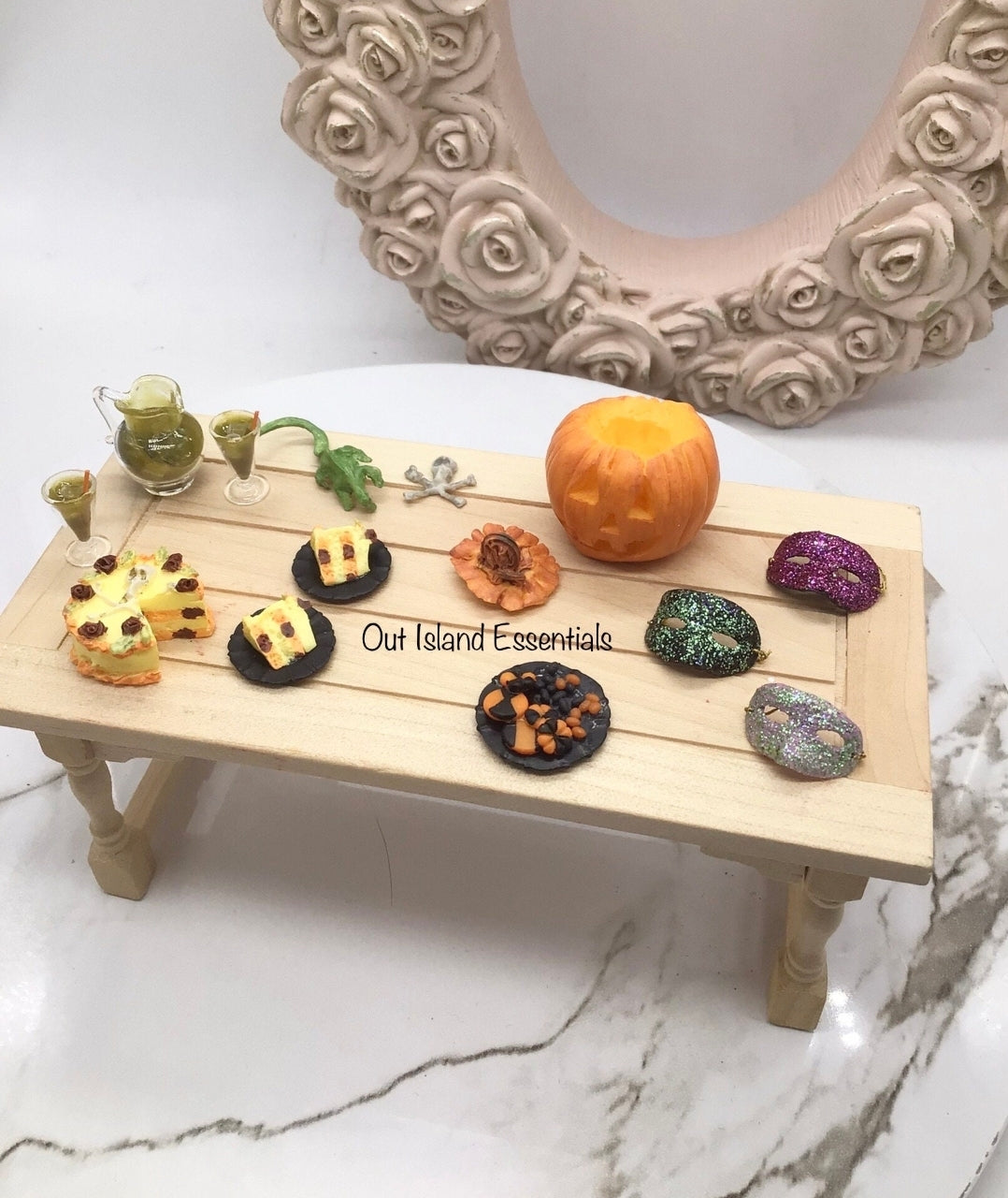 Miniature Halloween Party I Miniature Party To Go I Miniature Party I Miniature Doll Celebration I Miniature Dollhouse Cocktails 1:12 Scale