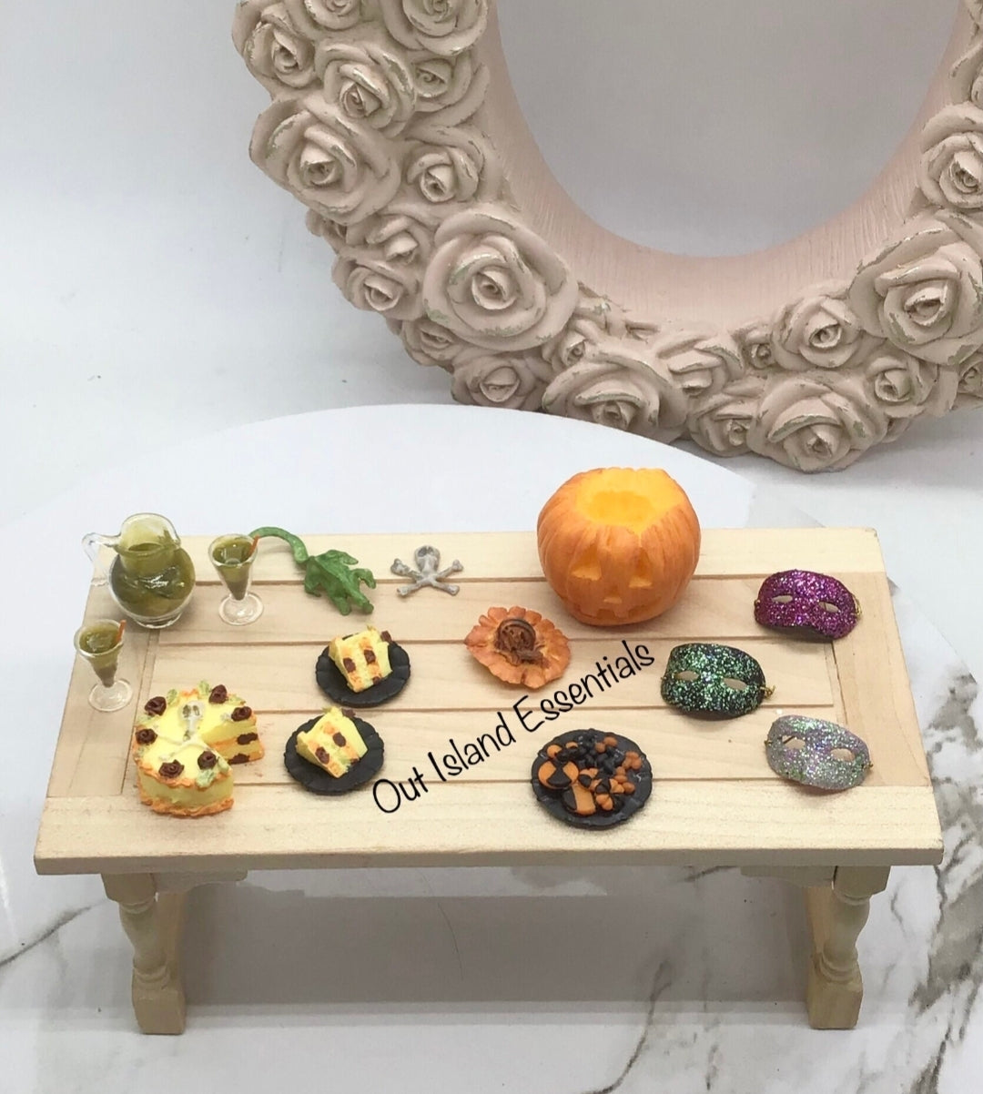 Miniature Halloween Party I Miniature Party To Go I Miniature Party I Miniature Doll Celebration I Miniature Dollhouse Cocktails 1:12 Scale