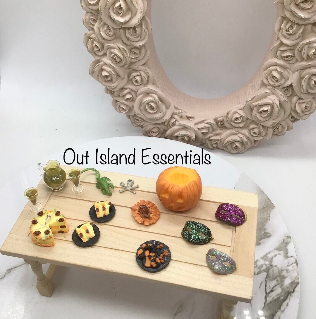 Miniature Halloween Party I Miniature Party To Go I Miniature Party I Miniature Doll Celebration I Miniature Dollhouse Cocktails 1:12 Scale