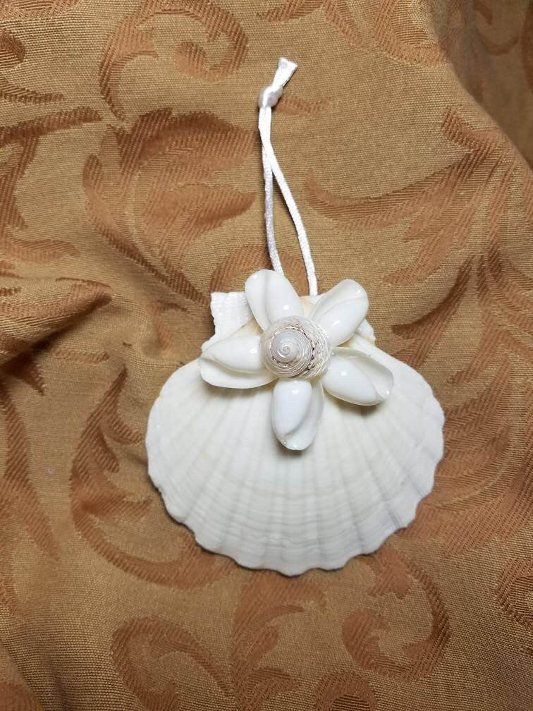 Christmas Clam Ornament, Coastal Christmas Ornament, Seashell Christmas Ornament, Shell Ornament