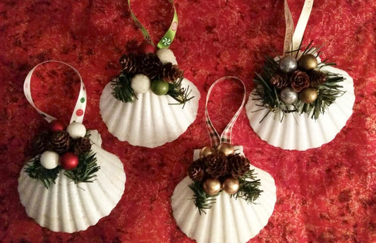 Clam Shell With Island Straw Christmas Ornament I Coastal Christmas Ornament I Scallop Clam With Silver Palm Bow Ornament I Seashell Christmas Ornament