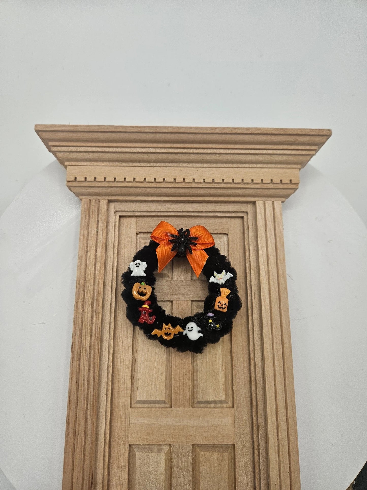 Artsian Handmade | 1 Pc. Dollhouse Miniature Black Wreath I Miniature Doll Wreath I Miniature Halloween Decor I 1:12 Scale Doll Fall