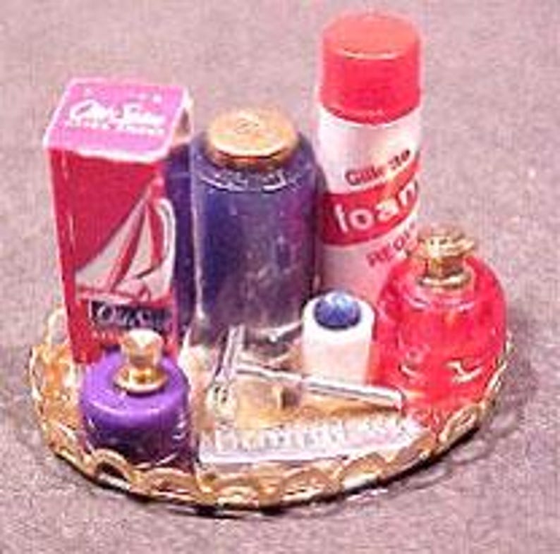Miniature Men's Essential Toiletries I 1:12 Scale Grooming Accessories Miniature Shaving Cream Mouthwash Razor & Deodorant