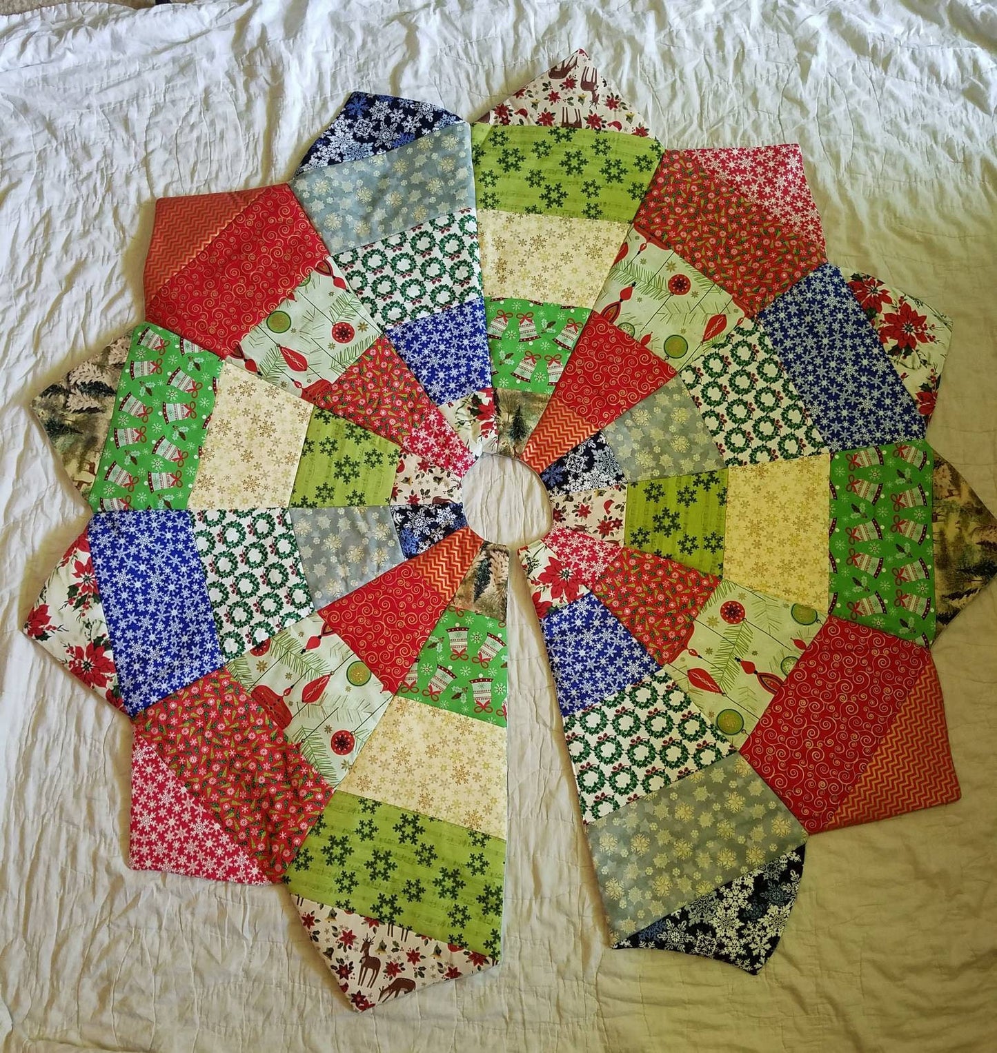 Quilted Handmade Christmas Tree Skirt, Quilted Christmas Tree Skirt, Quilted Tree Skirt