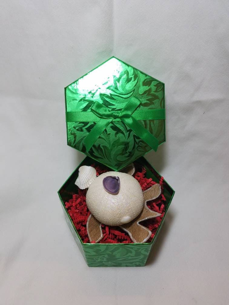 Green Gift Box, Ornament Gift Set, Ornament Exchange, Christmas Ornaments, Seashell Christmas Ornament Gift