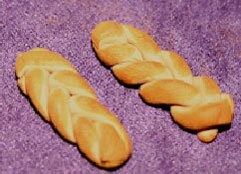 Dollhouse-braided-bread-1:12-scale