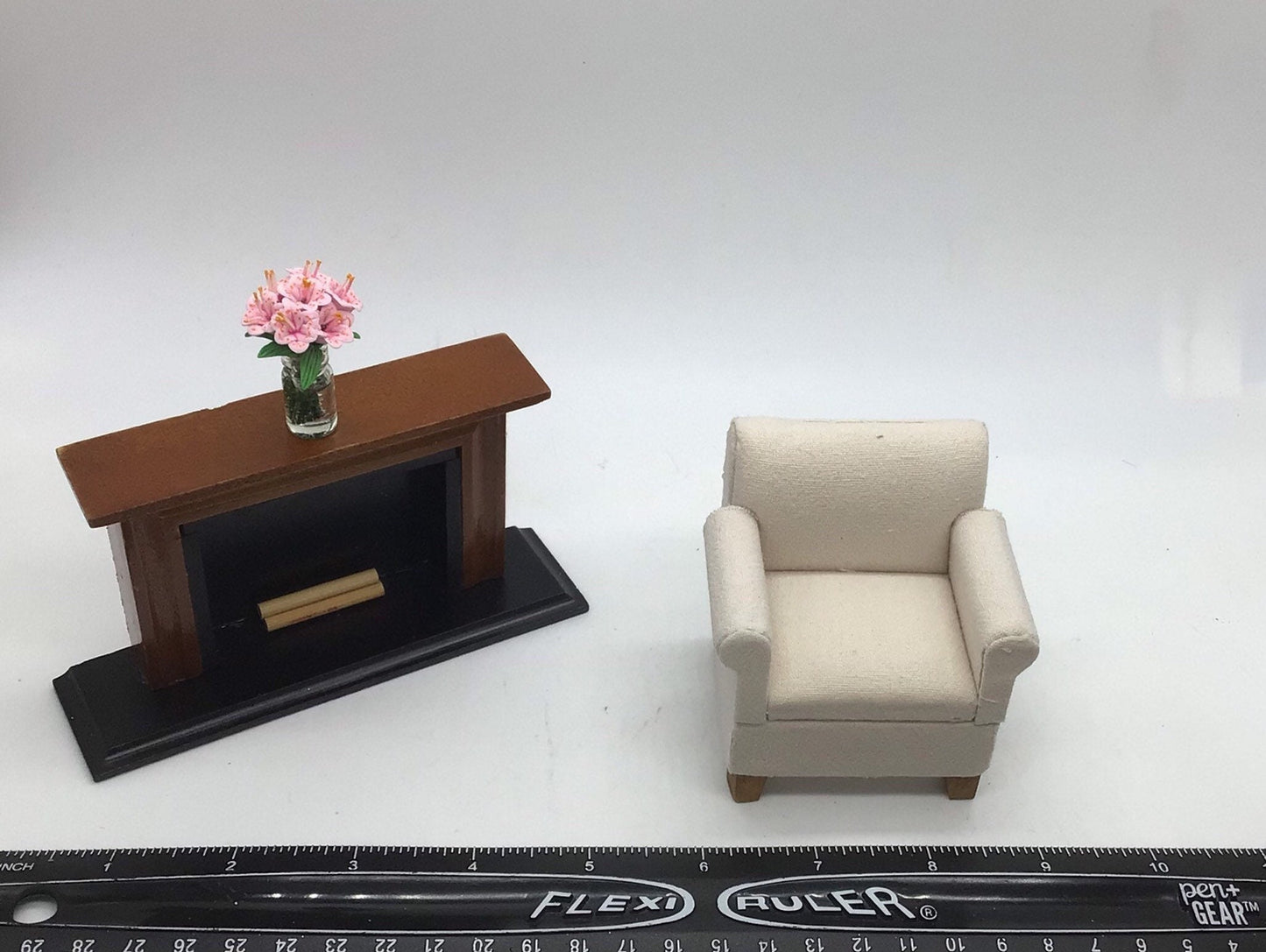 Dollhouse Miniature Single Chair I Miniature Living Room Chair | Miniature 1:12 Scale Furniture | Dollhouse Furniture