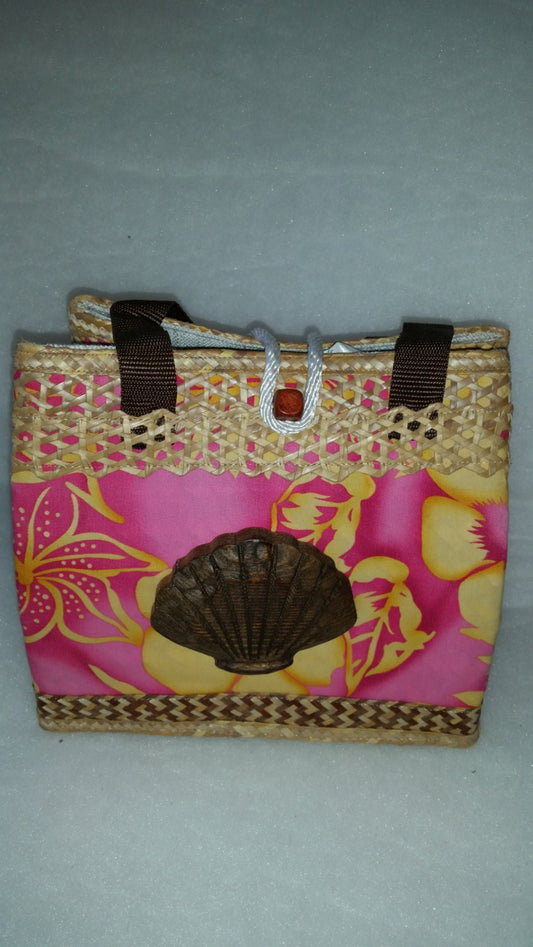 Bahamian Straw Handbag with Wood Shell Carving