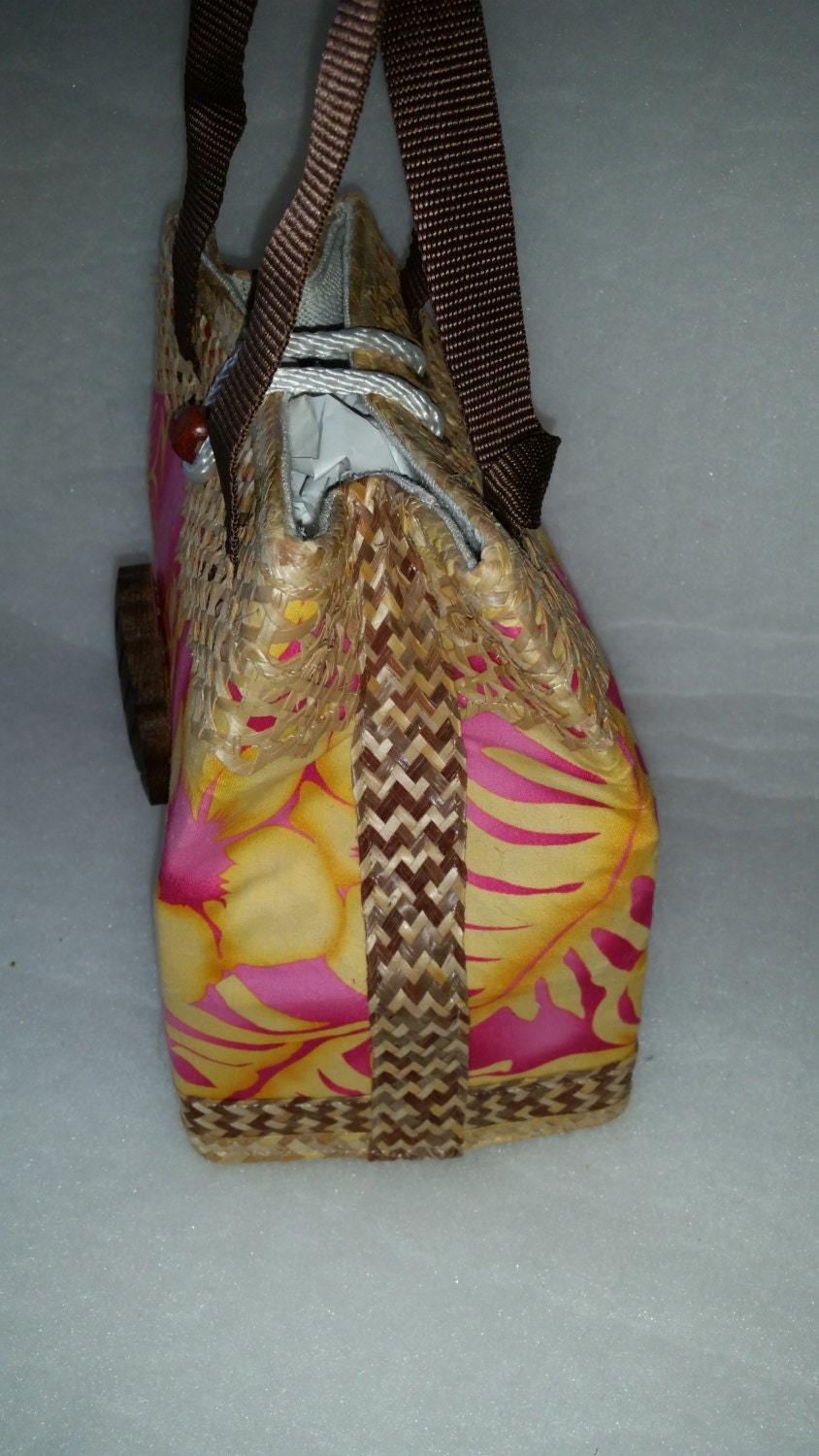 Bahamian Straw Handbag with Wood Shell Carving